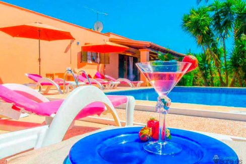 4397964045-can-julian-2