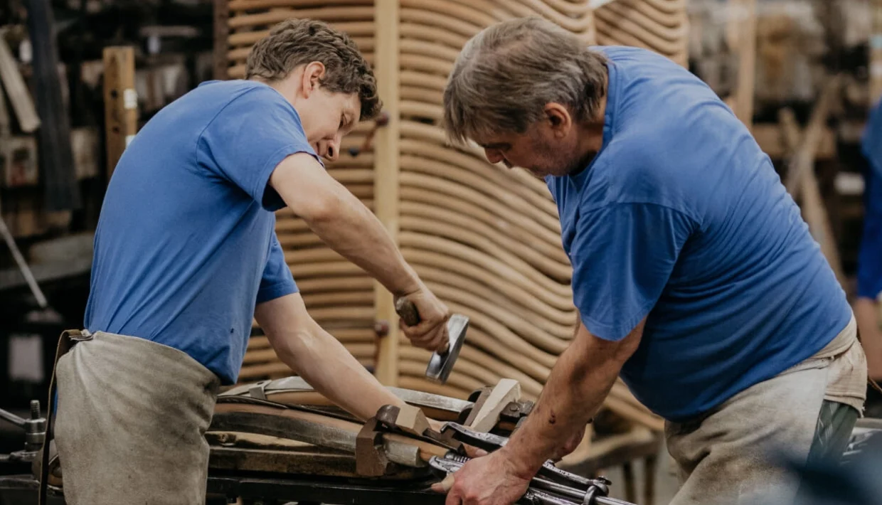ton diseño madera curvada